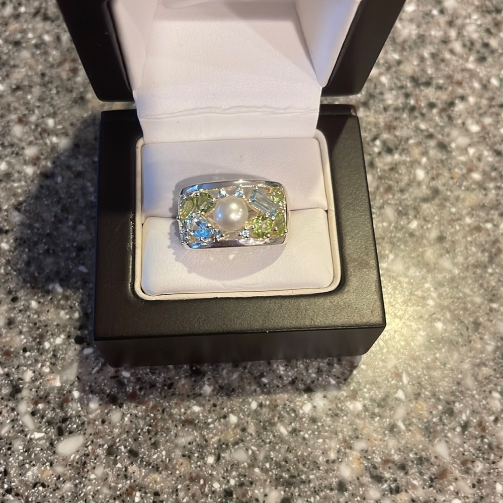 Womens silver ring